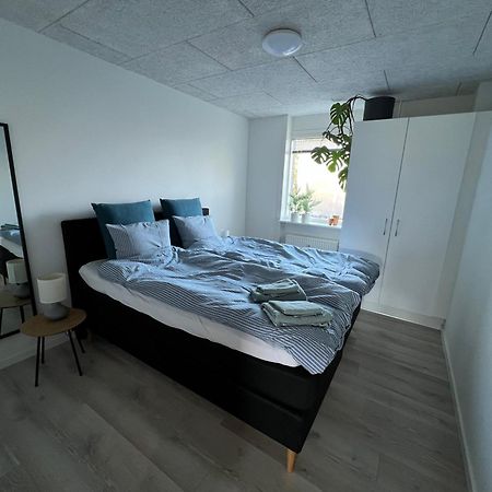 Nyrenoveret Lejlighed Med Balkon Og Parkering Esbjerg Exterior photo